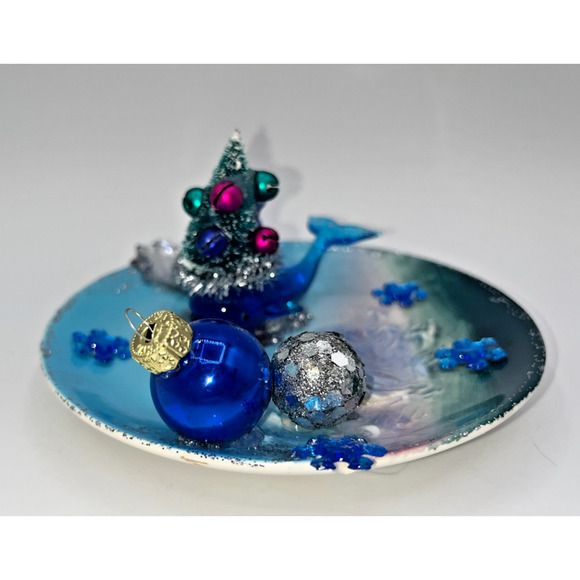 Vintage Mini Hand Blown Glass Blue Christmas Whale "Swimming in Snowflakes"OOAK - Picture 7 of 16